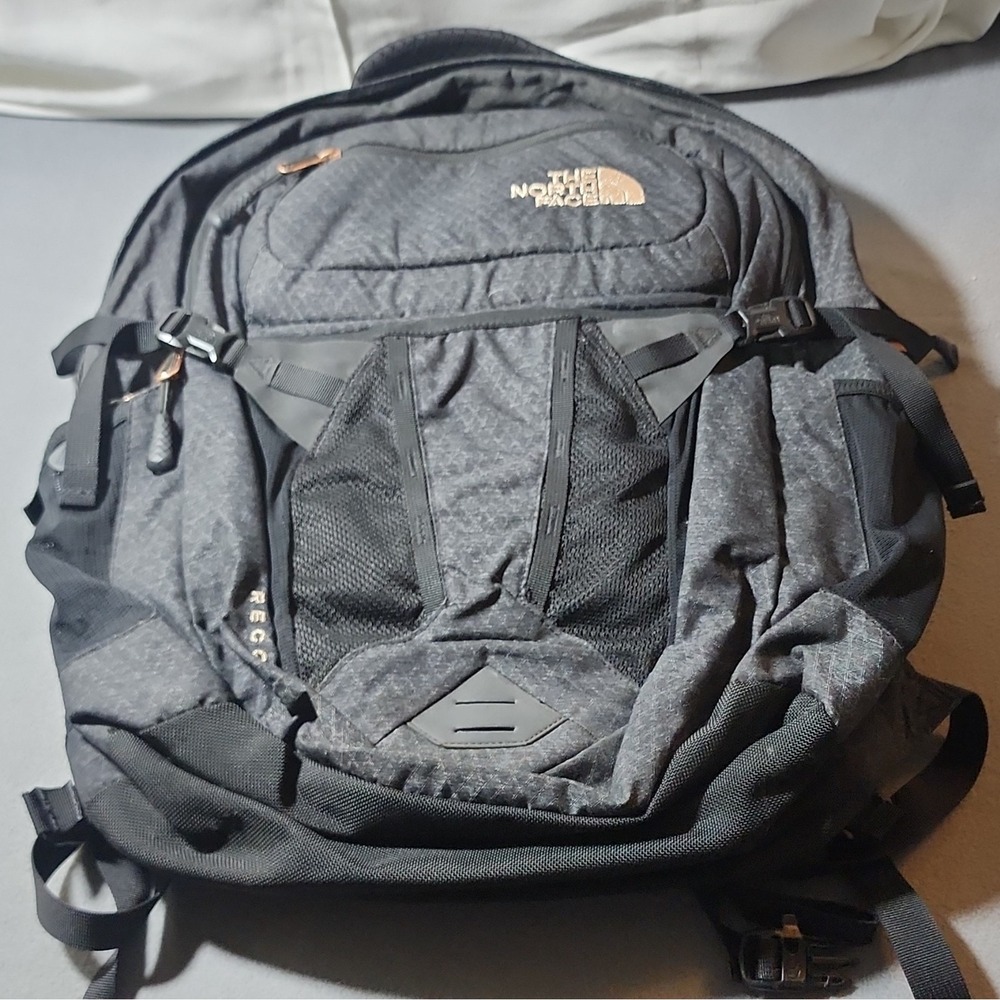 the north face hiking black recon back pack